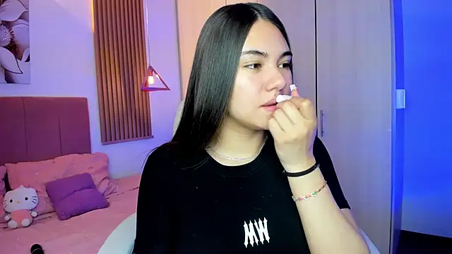 mia nevaeh online show from 01/18/26, 05:05