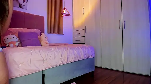 mia nevaeh online show from 01/10/26, 08:26