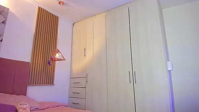 mia nevaeh online show from 03/31/26, 03:36