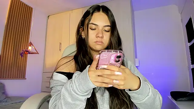 mia nevaeh online show from 03/12/26, 08:46