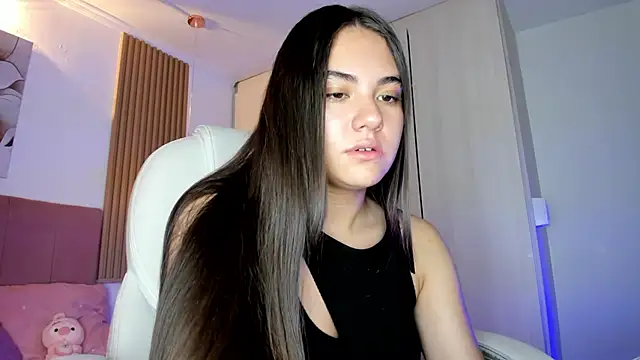Snapshot of mia_nevaeh chatting on 05/05/26, 07:28 mia nevaeh online show from 05/05/26, 07:28