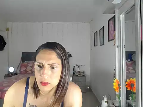 Corina hot online show from 10/03/25, 08:32