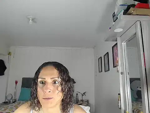 Corina hot online show from 10/14/25, 07:58