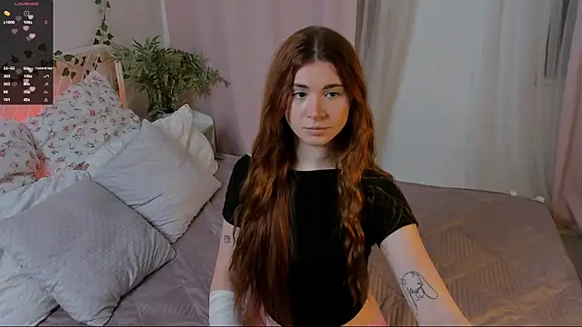 Snapshot of Freckle_Diyana chatting on 11/12/25, 05:06 Freckle Diyana online show from 11/12/25, 05:06