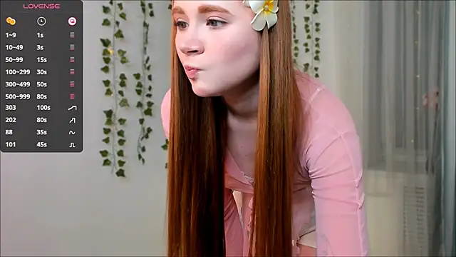 Snapshot of Freckle_Diyana chatting on 02/13/25, 03:45 Freckle Diyana online show from 02/13/25, 03:45