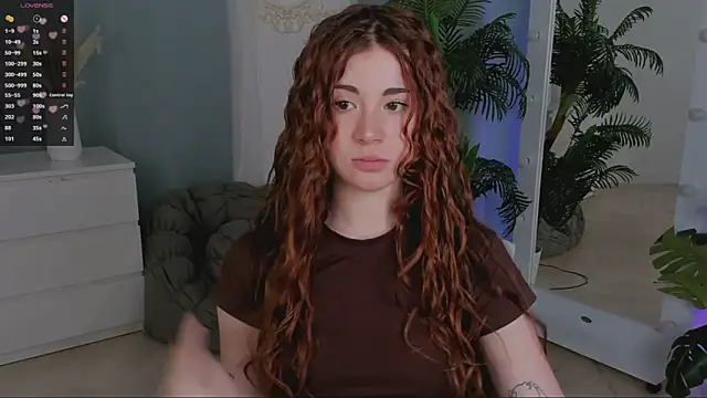 Snapshot of Freckle_Diyana chatting on 11/26/25, 09:26 Freckle Diyana online show from 11/26/25, 09:26