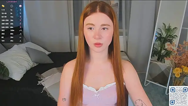 Snapshot of Freckle_Diyana chatting on 03/15/25, 02:03 Freckle Diyana online show from 03/15/25, 02:03