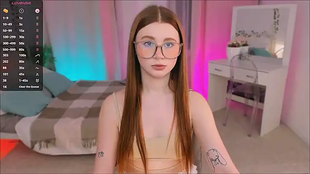 Snapshot of Freckle_Diyana chatting on 03/22/25, 10:15 Freckle Diyana online show from 03/22/25, 10:15
