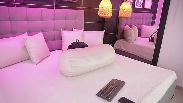 Bella TS  online show from 03/20/25, 11:02