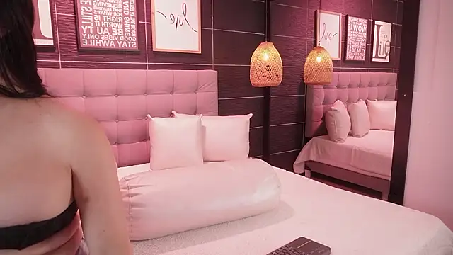 Snapshot of Bella_TS_ chatting on 02/21/26, 10:56 Bella TS online show from 02/21/26, 10:56