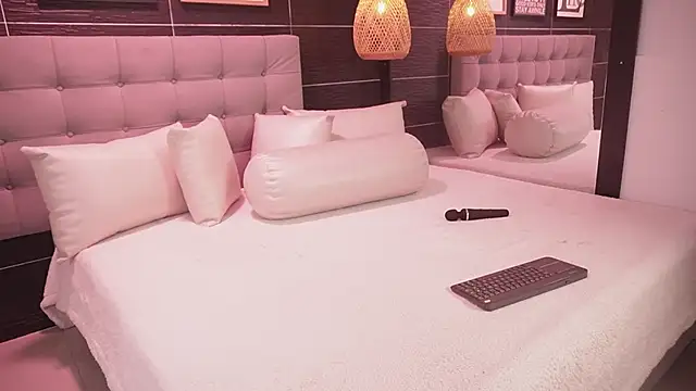 Bella TS  online show from 12/16/25, 10:58