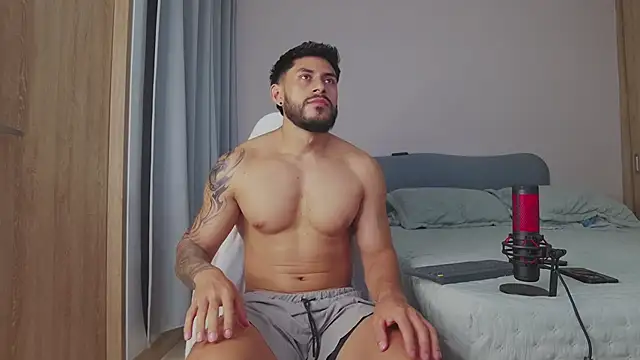 Snapshot of alexxxmachine chatting on 09/30/25, 11:44 alexxxmachine online show from 09/30/25, 11:44