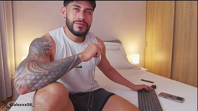 Snapshot of alexxxmachine chatting on 04/06/26, 11:17 alexxxmachine online show from 04/06/26, 11:17