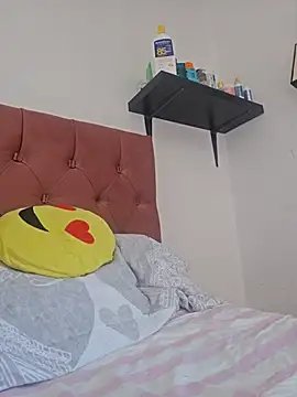 Snapshot of Vini_09 chatting on 04/13/26, 08:13 Vini 09 online show from 04/13/26, 08:13