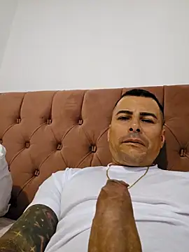 Snapshot of Vini_09 chatting on 03/28/26, 06:14 Vini 09 online show from 03/28/26, 06:14