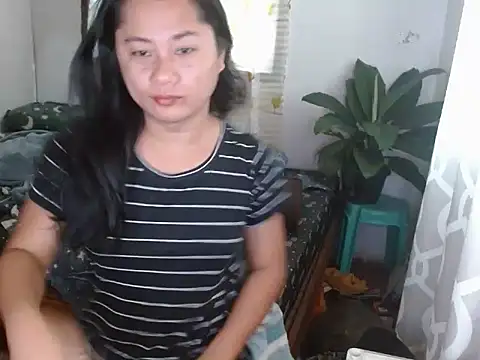 Snapshot of Sweet_amberxyz18 chatting on 04/20/26, 03:42 Sweet amberxyz18 online show from 04/20/26, 03:42
