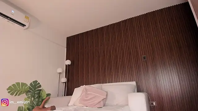 molly cams8 online show from 04/29/26, 10:49