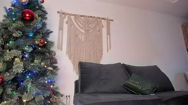 molly cams8 online show from 12/31/24, 01:57