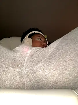 KimiAqua online show from 11/30/25, 09:59