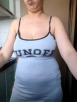 Snapshot of LenaShow chatting on 10/25/25, 01:38 LenaShow online show from 10/25/25, 01:38