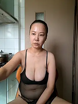 Snapshot of LenaShow chatting on 11/27/25, 05:30 LenaShow online show from 11/27/25, 05:30