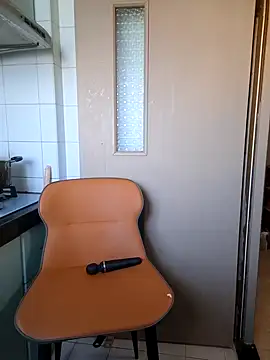 Snapshot of LenaShow chatting on 10/18/25, 11:29 LenaShow online show from 10/18/25, 11:29