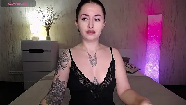 Snapshot of VioletCatt chatting on 03/20/25, 06:30 VioletCatt online show from 03/20/25, 06:30