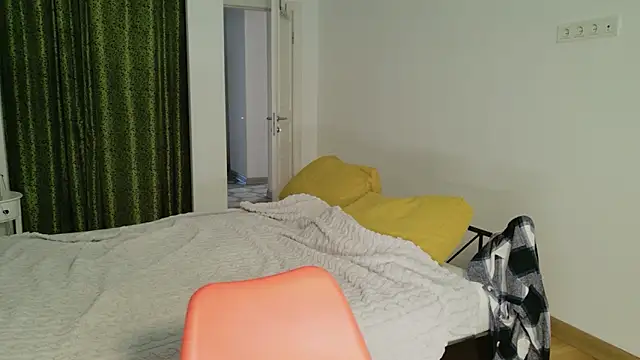 VioletCatt online show from 10/23/25, 05:39