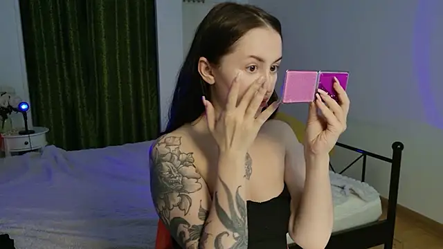VioletCatt online show from 06/03/26, 05:52