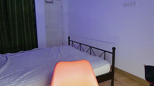 VioletCatt online show from 11/27/25, 06:47