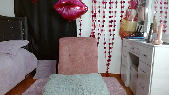 Snapshot of AnnaRosse1 chatting on 03/07/25, 06:00 AnnaRosse1 online show from 03/07/25, 06:00