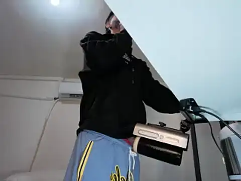 Snapshot of badanyboy chatting on 04/12/26, 01:20 badanyboy online show from 04/12/26, 01:20