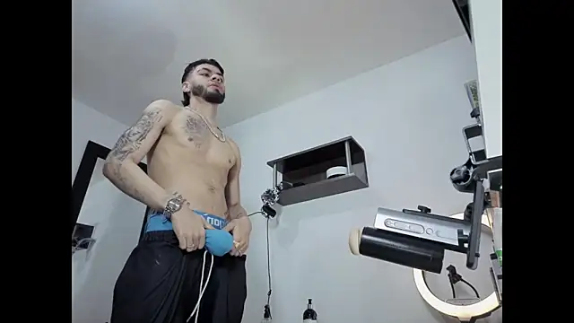 Snapshot of badanyboy chatting on 04/07/26, 08:16 badanyboy online show from 04/07/26, 08:16