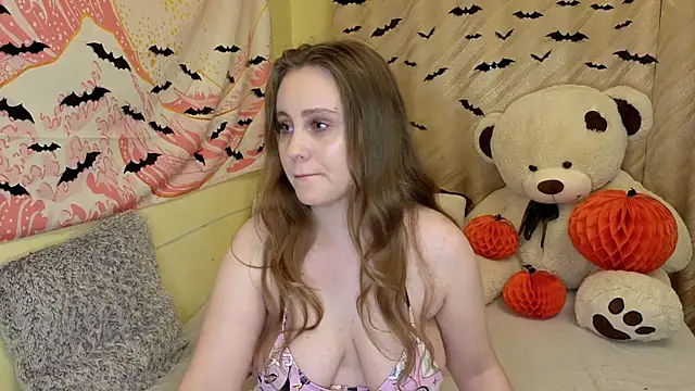 Snapshot of Sellya_Houston chatting on 10/22/25, 08:19 Sellya Houston online show from 10/22/25, 08:19