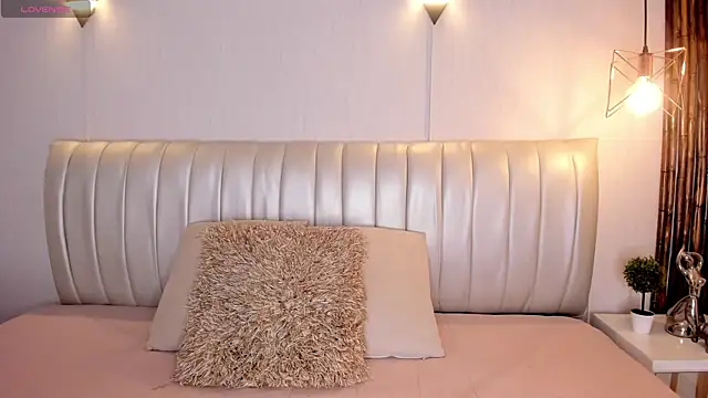 Zuzu sweet online show from 10/22/25, 07:13