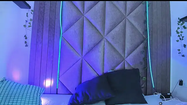 AmyPalmmer online show from 11/08/25, 11:47