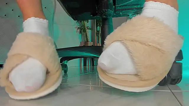 charlotte  grey online show from 12/20/25, 08:55