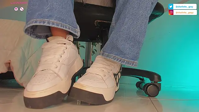 charlotte  grey online show from 10/27/25, 08:21