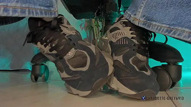 charlotte  grey online show from 01/10/26, 08:26