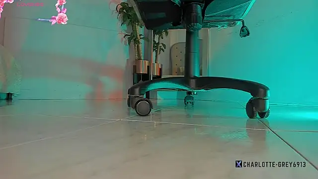 charlotte  grey online show from 12/01/25, 07:48