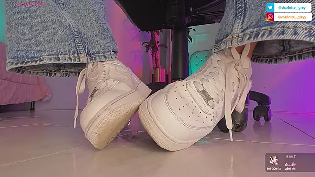 charlotte  grey online show from 09/20/25, 08:14