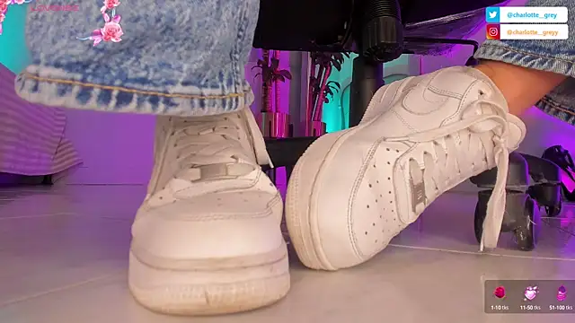 charlotte  grey online show from 10/10/25, 08:20