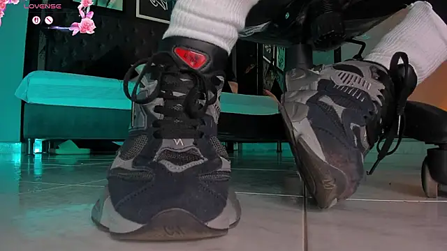 charlotte  grey online show from 02/13/26, 08:20