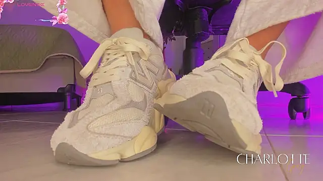 charlotte  grey online show from 03/04/26, 08:27