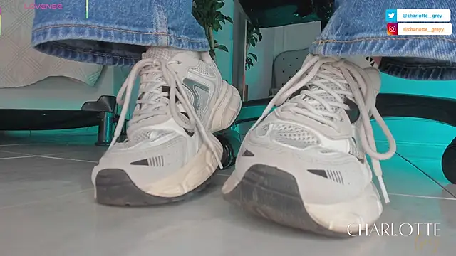 charlotte  grey online show from 11/01/25, 07:52