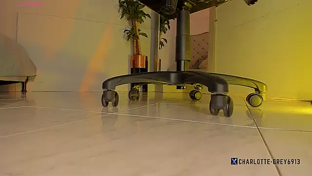 charlotte  grey online show from 11/12/25, 08:34