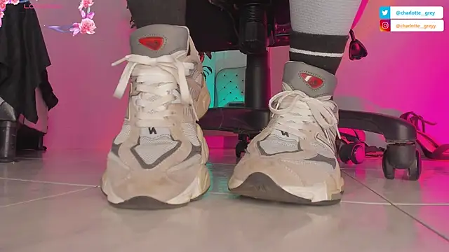 charlotte  grey online show from 10/18/25, 09:06