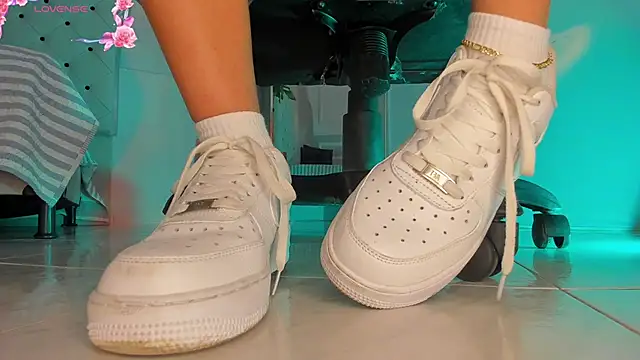 charlotte  grey online show from 01/31/26, 07:45