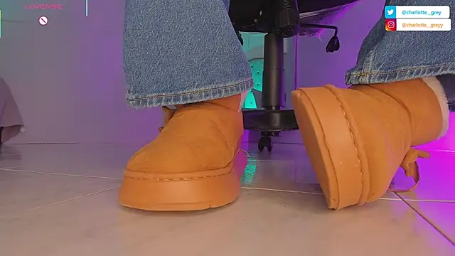 charlotte  grey online show from 09/26/25, 07:54