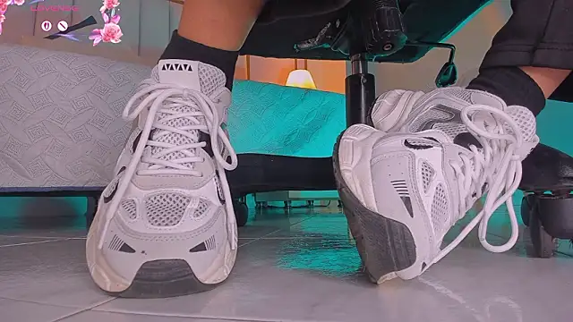 charlotte  grey online show from 02/16/26, 08:18